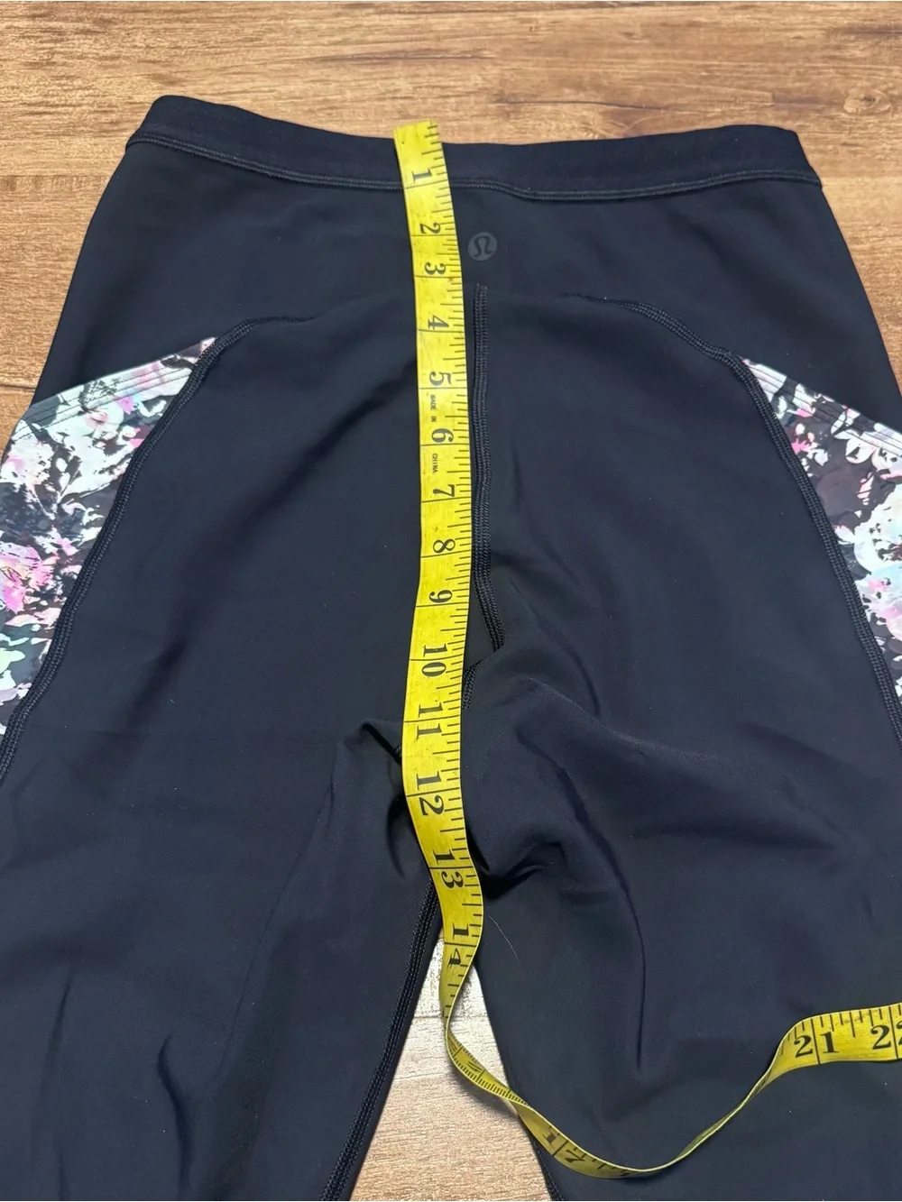 Lululemon High Rise Paddle Crop Size 8 - Picture 4 of 6